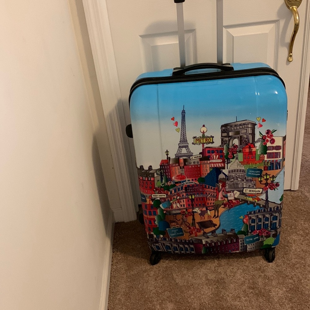 iT hard shell suit case Paris theme